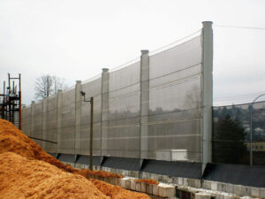 Barriers and Fencing in Dust Control